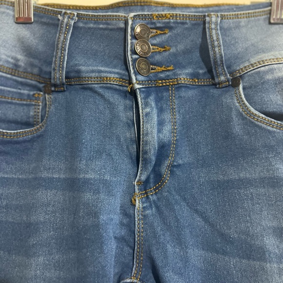 Bamboo Jeans Junior Light Wash Jeans Size 9 - Picture 7 of 11